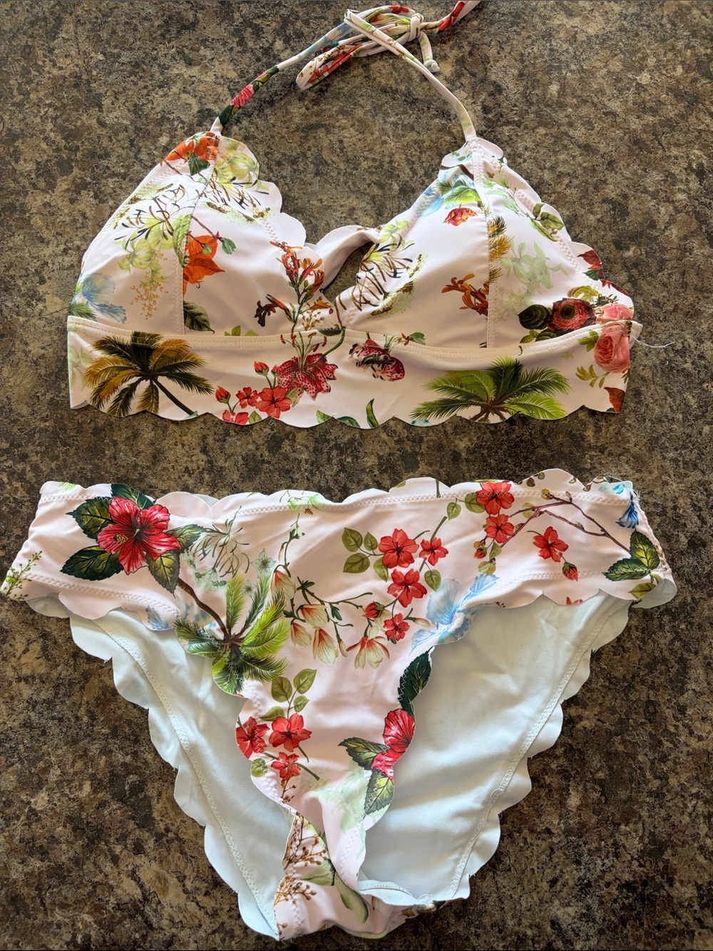 SHEIN White Floral Scallop Bikini Set with Tropical Print